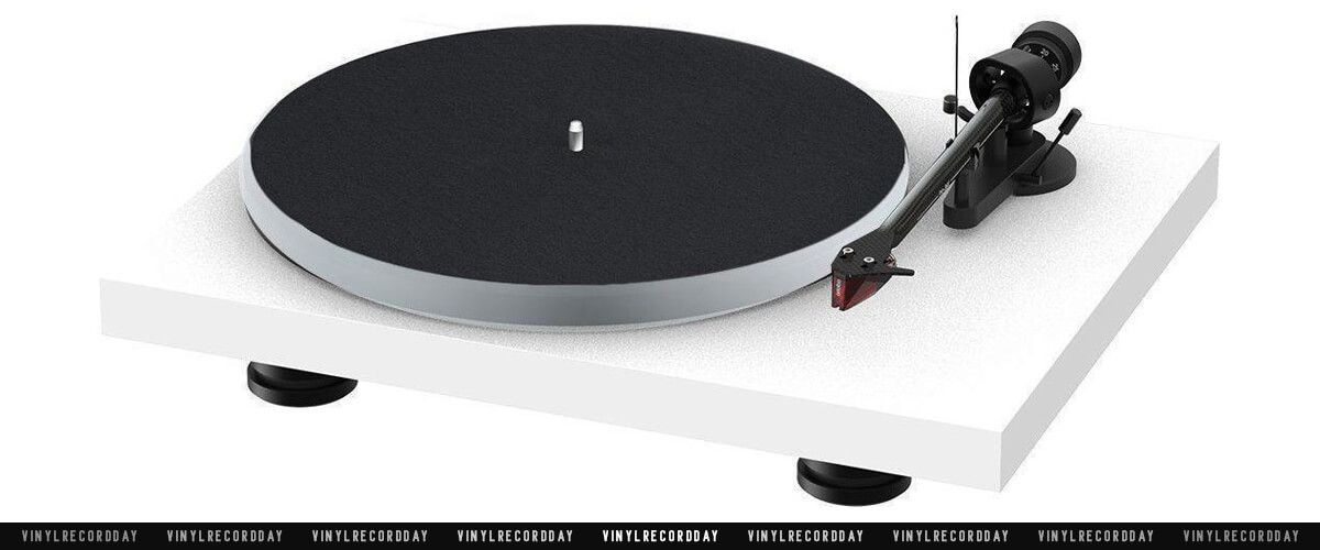 Pro-Ject Debut Carbon EVO features