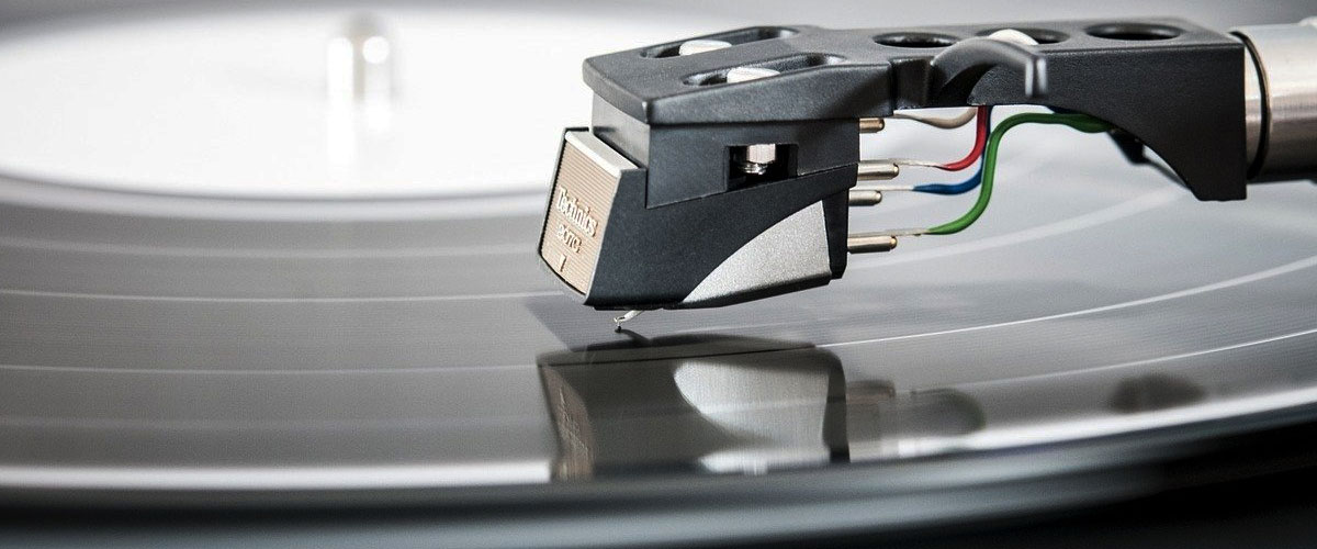 how do finger oils damage the needle on a record player