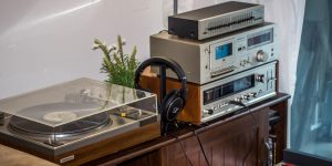 How To Hook Up Turntable To Receiver Without Phono Input?