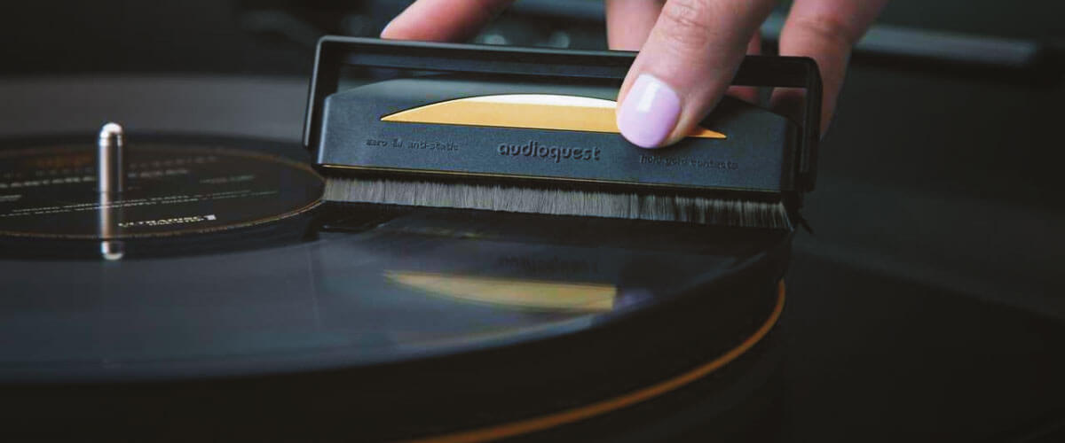 AudioQuest Anti-Static Record Brush photo