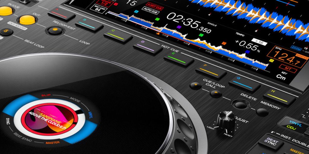 CDJ vs Controller [Making the Right Choice for Your DJing Style]