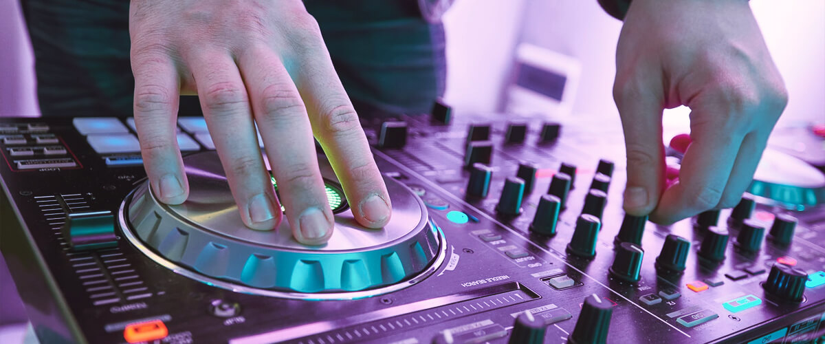 components of a DJ controller