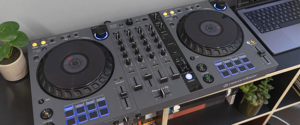 why choose Pioneer DJ controllers